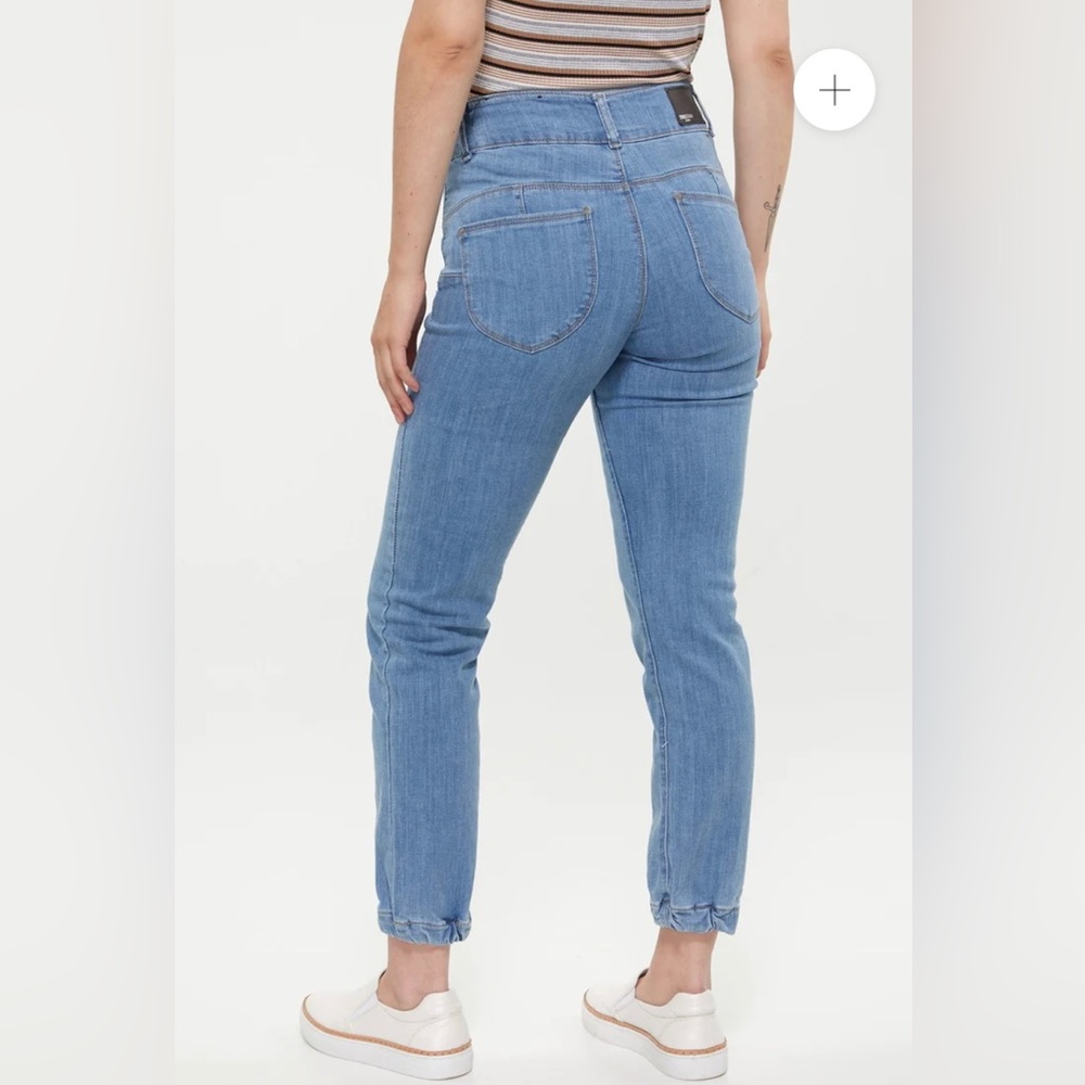 Tristan Push Up Jeans with Elastic Around Ankles